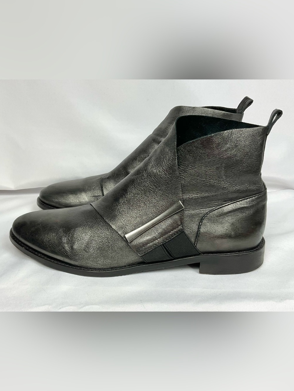 Johnston & Murphy Lola Booties Pewter Metallic Leather Ankle Boots Sz 10